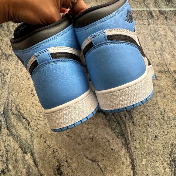 Air Jordan 1 Retro High OG University Blue GS 6.5 - Picture 5 of 8